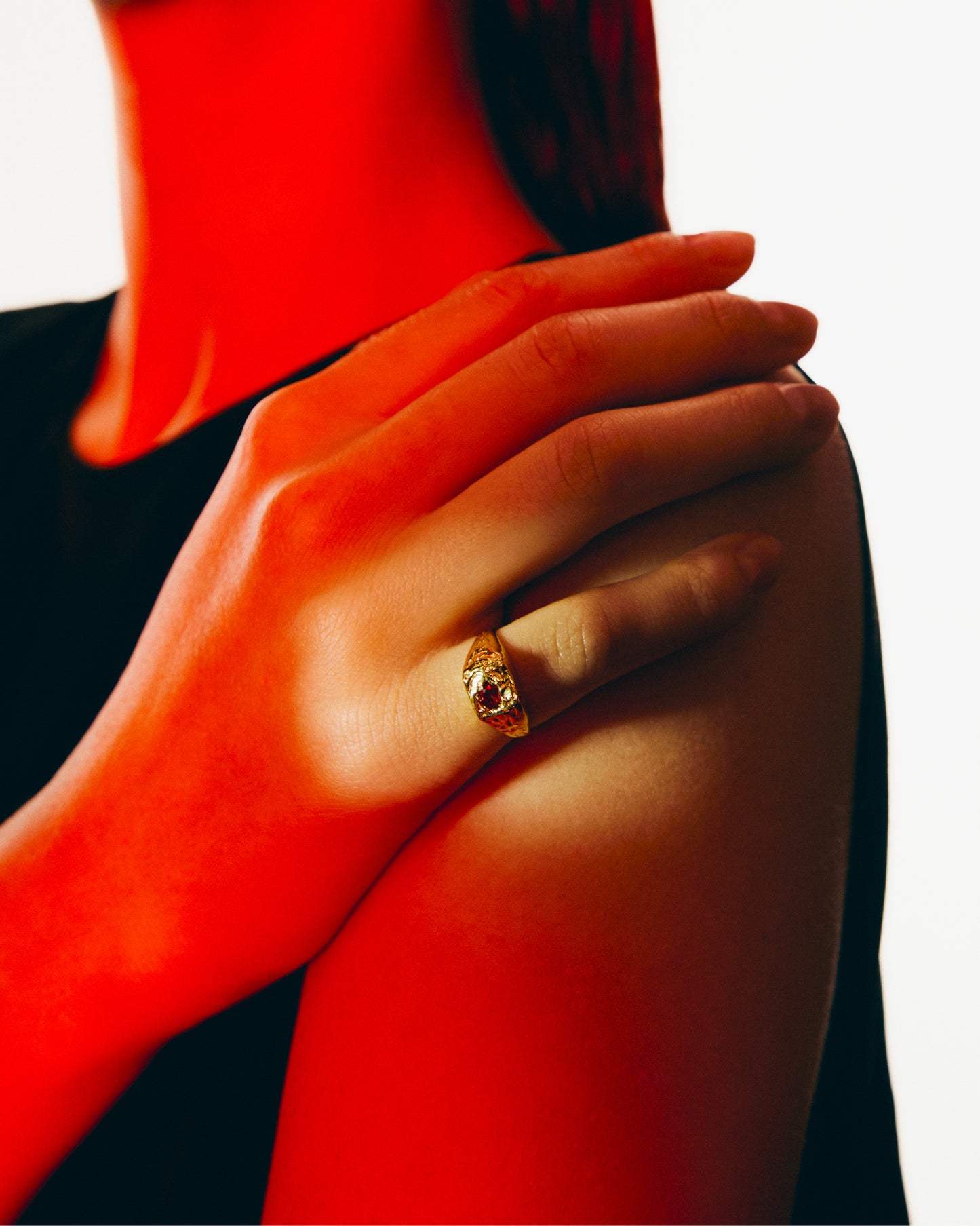 NOW BEAUTY / RED
